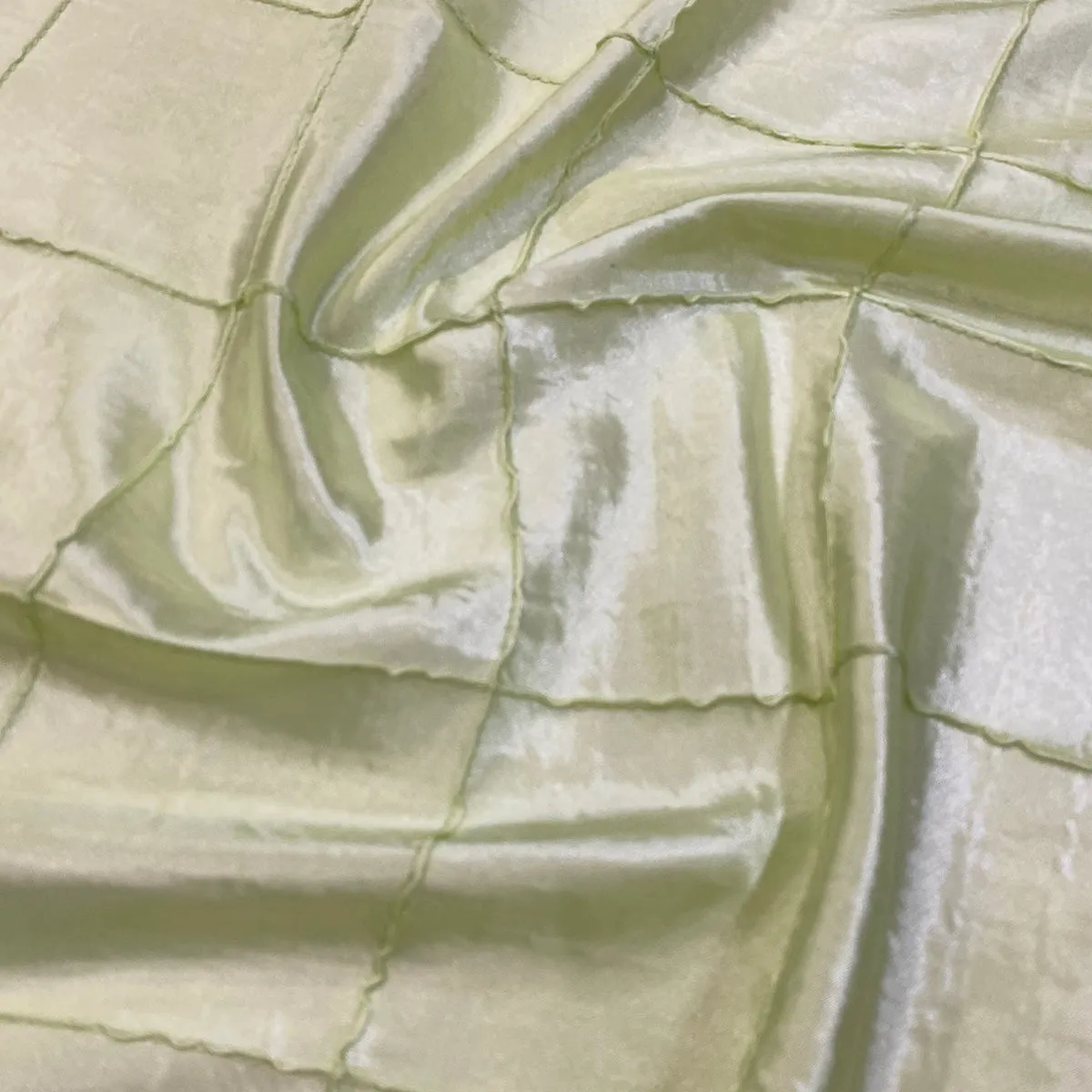 4" Pintuck Taffeta Table Runner in LT Sage 090