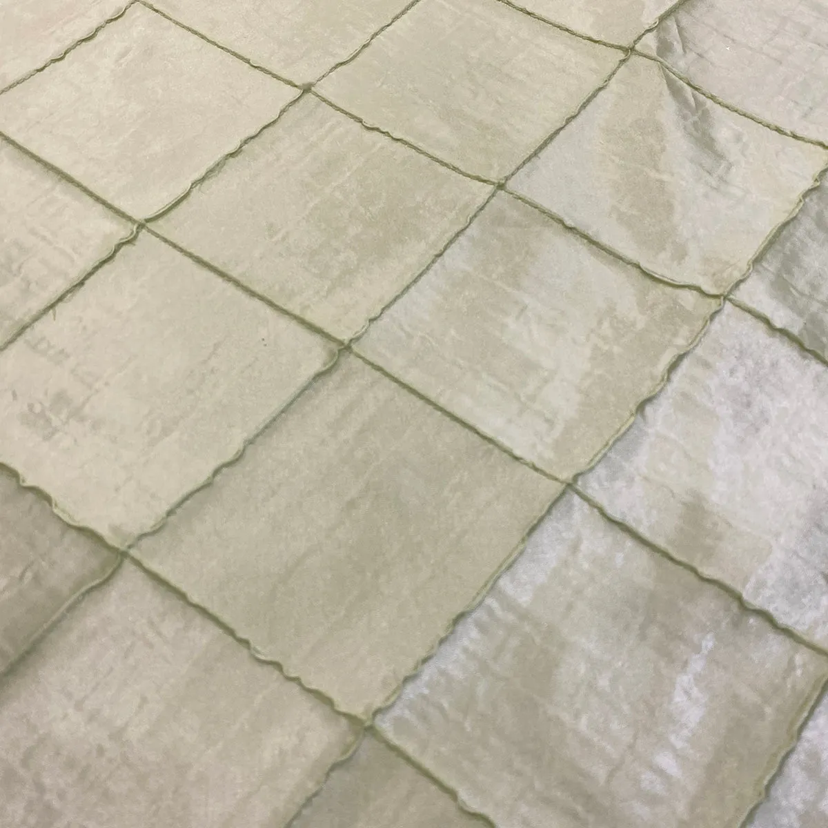 4" Pintuck Taffeta Table Runner in LT Sage 090