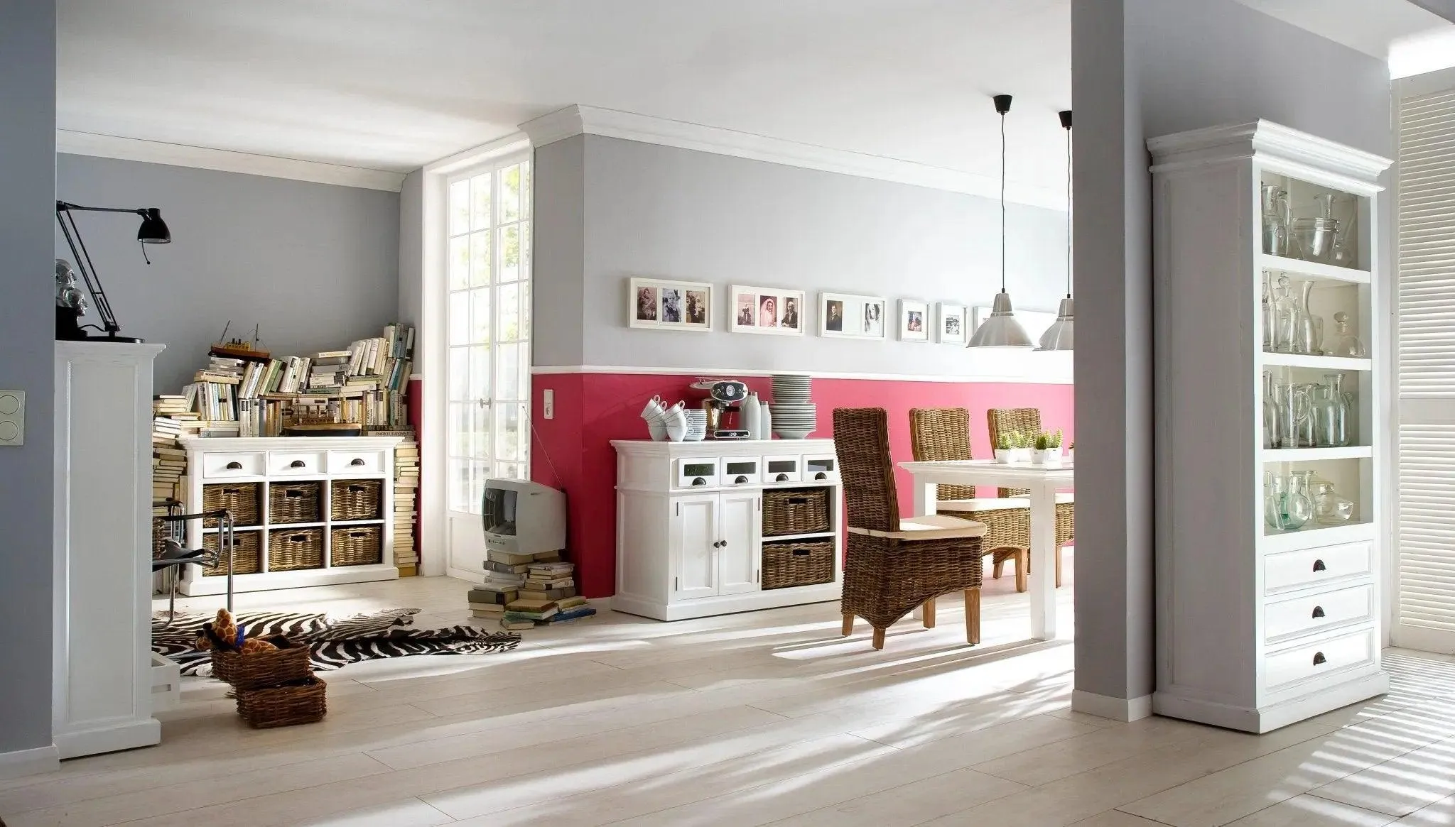 NovaSolo Dining Table